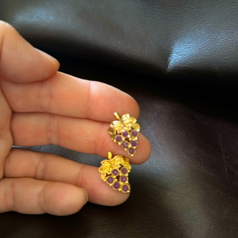 🌞3/$20 Bunch of Grapes Pierced Stud Earrings
